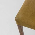Set Van 6 Elegante Mid-century Eetkamerstoelen In Okergele Stof thumbnail 9