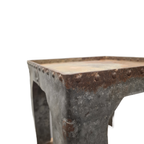 Industriële Genagelde Metalen Bijzettafel thumbnail 2