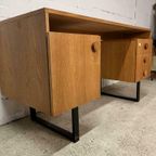 Vintage Bureau / Desk Met Zwart Stalen Frame thumbnail 10