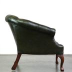 Donkergroene In Goede Staat Verkerende Rundleren Engelse Chesterfield Fauteuil thumbnail 4