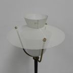 Staande Vintage Lamp Met Glazen Kap En Geperforeerd Stalen Kap thumbnail 6