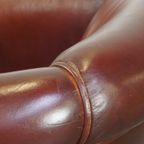 Comfortabele, Stoere, Cognac Kleurige Schapenleren Clubfauteuil Met Karakteristiek Zitkussen thumbnail 11