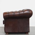 Luxe En Imposante In Goede Staat Verkerende Rundleren Chesterfield Clubfauteuil In Engelse Stijl thumbnail 4
