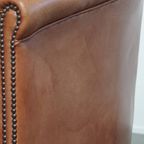 In Een Goede Staat Verkerende Rundleren Engelse Stijl Clubfauteuil In Een Lichte Cognac Kleur thumbnail 10