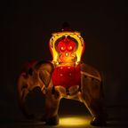 Vintage Hummel Goebel Parfumlamp Olifant Met Rode Zetel (gemerkt) thumbnail 7