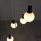 Cascade Hanglamp Met 5 Witte Glazen Bollen, Jaren 70 thumbnail 6