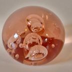 Vintage Paperweight Zalmkleurige Bubble Presse Papier thumbnail 3