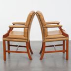 Set Van 4 Mooie En Luxe Rundleren Chesterfield Eetkamerstoelen In Een Lichte Cognac Kleur thumbnail 5