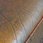 Mooie En Complete Set Van Een 2,5 Zits En 2 Zits Bruine Engelse Rundleren Chesterfield Bank thumbnail 16