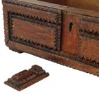 Antieke Houten Tramp Art Doos Trinket Folk Art Uniek Stuk thumbnail 6