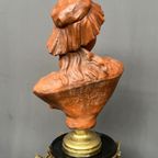 Terracotta Buste Van Een Meisje. thumbnail 3