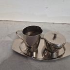 Gehamerd Melk En Suiker Setje Op Dienblad thumbnail 4