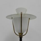 Staande Vintage Lamp Met Glazen Kap En Geperforeerd Stalen Kap thumbnail 8