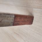 Jaren 60 Bijzettafeltje Hout En Metaal Driepoot thumbnail 8