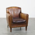 Charmante En Karakteristieke Subtiele Gepatineerde Schapenleren Armchair Met Een Geweldig Patina thumbnail 7