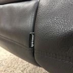 Nieuw Ligne Roset Togo Set Zwart Leer 2-Zits + 1-Zits + Poef thumbnail 4