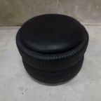 Jaren 60 Vintage Zwarte Poef Voetenbank Schuine Pootjes thumbnail 4