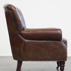 Klassieke En Comfortabele Generfde Cognac Kleurige Rundleren Chesterfield Fauteuil/ Armchair thumbnail 11