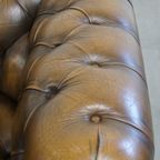 Mooie Vintage Engelse Rundleren Chesterfield Button Seat Fauteuil thumbnail 10