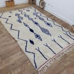 Handgeweven Marokkaanse Berber Tapijt - Blauw En Wit Geometrisch Patroon Met Zigzag (276X180 Cm) thumbnail 16