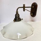 Vintage Wandlamp Met Geschulpte Glazen Kap, Brons En Hout - Reliving thumbnail 2