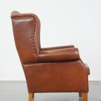 In Goede Staat Verkerende, Grote Cognac-kleurige Rundleren Oorfauteuil In Engelse Stijl thumbnail 4
