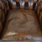 In Goede Staat Verkerende En Luxe Klassieke Rundleren Engelse Chesterfield Fauteuil thumbnail 7