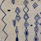 Handgeweven Marokkaanse Berber Tapijt - Blauw En Wit Geometrisch Patroon Met Zigzag (276X180 Cm) thumbnail 17