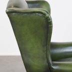 In Goede Staat Verkerende, Klassiek Groene En Gladde Rundleren Engelse Chesterfield Oorfauteuil thumbnail 4