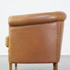 Comfortabele Schapenleren Clubfauteuil In Een Neutrale Cognac Kleur En In Goede Staat thumbnail 6