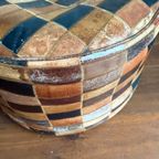 Vintage Gekleurde Leren Lapjes Pief Cognac Ø 49 Cm thumbnail 6