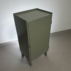 Prachtig Werkplaatskastje. Grijs Metaal Lockertje. Industrial Small Sideboard thumbnail 14