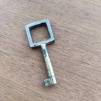 Vintage Houten Bureau Op Zwarte Poten Met Lade En Kastje thumbnail 11