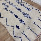 Handgeweven Marokkaanse Berber Tapijt - Blauw En Wit Geometrisch Patroon Met Zigzag (276X180 Cm) thumbnail 8