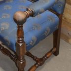 Robuuste Kasteel Armstoel Eiken Met Blauwe Stof thumbnail 5
