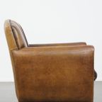Charmante En Karakteristieke Subtiele Gepatineerde Schapenleren Armchair Met Een Geweldig Patina thumbnail 4