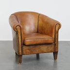 Schapenleren Clubfauteuil In Engelse Stijl Met Karakter En Een Prachtig Patina thumbnail 6