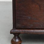 Mooie Antieke Eikenhouten Engelse Ladekast/ Commode Uit De 18e Eeuw Met Originele Bolpootjes thumbnail 10