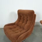 Draaifauteuil Met Bruine Ribstof En Hocker thumbnail 14