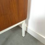 Fineer Dressoir Uit Zweden Met Wit Stalen Poten thumbnail 21