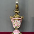 Grote Antieke Olielamp Van Roze Sevres Porselein. thumbnail 5