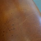 Sierlijke Schapenleren Oorfauteuil Met Zwarte Biezen En Klassieke Vormen thumbnail 13