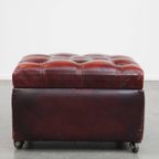 Rode Rundleren Vierkante Chesterfield Hocker/ Opberg Poef thumbnail 6