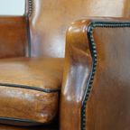 Subtiele Cognac-Kleurige Schapenleren Armchair Met Een Leuke Vormgeving thumbnail 13