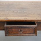 Karaktervolle Antieke Zuid Europese Kastanjehouten Salontafel Uit De 18e Eeuw Met Een Lade thumbnail 8