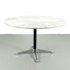 Charles & Ray Eames Ronde Eettafel 66908 thumbnail 2