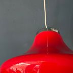 Rode Space Age Hanglamp Van Plexiglas Met Chroom Kapje thumbnail 9