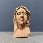 Uit Hout Gesneden Hoofd Van Een Vrouw thumbnail 12