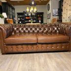 Engelse Winchester Chesterfield 3 Zits Bank In Antiek Bruin Leer thumbnail 2