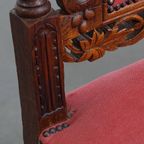 Leuke Antieke Set Van 6 Hollandse Eetkamerstoelen Met Mooi Houtsnijwerk En Rode Stoffen Bekleding thumbnail 12